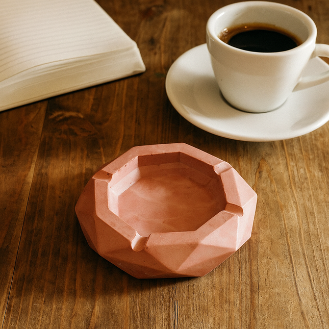 Vintage Vibe – Eco-Friendly Ashtray